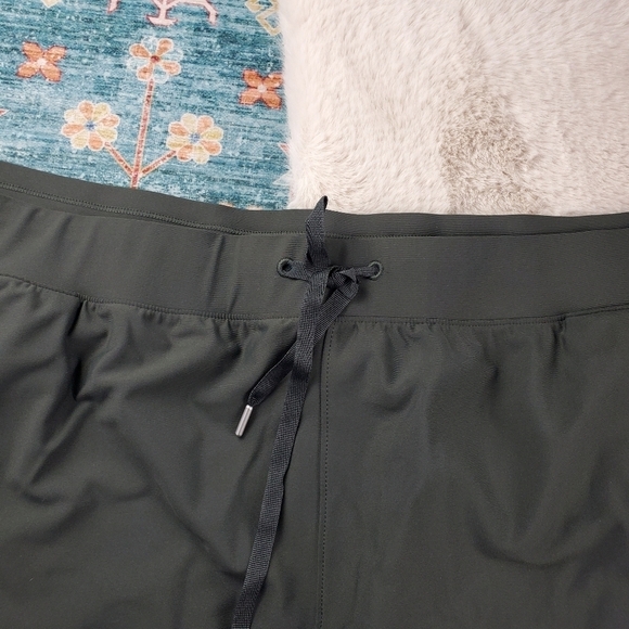 Old Navy High-Waisted PowerSoft Loose Shorts Lost in the Woods BNWT 3X - Picture 7 of 16